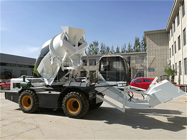 self loading mobile concrete mixer