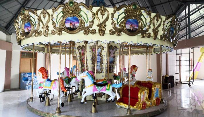 Indoor use carousel ride 